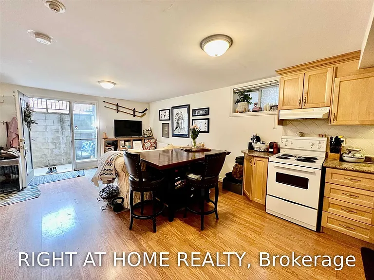 1198 Avenue Rd #B — Photo 4
