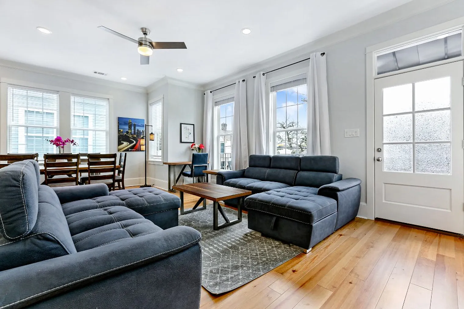 4 bed, 3.0 bath, 2292 sqft, $9,638 — Photo 1