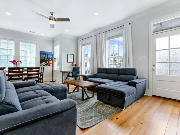 1212 Carondelet St #Id1269967p, New Orleans, LA 70130