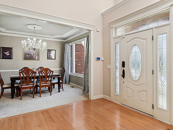 3rd image of 2667 Charter Oak Dr