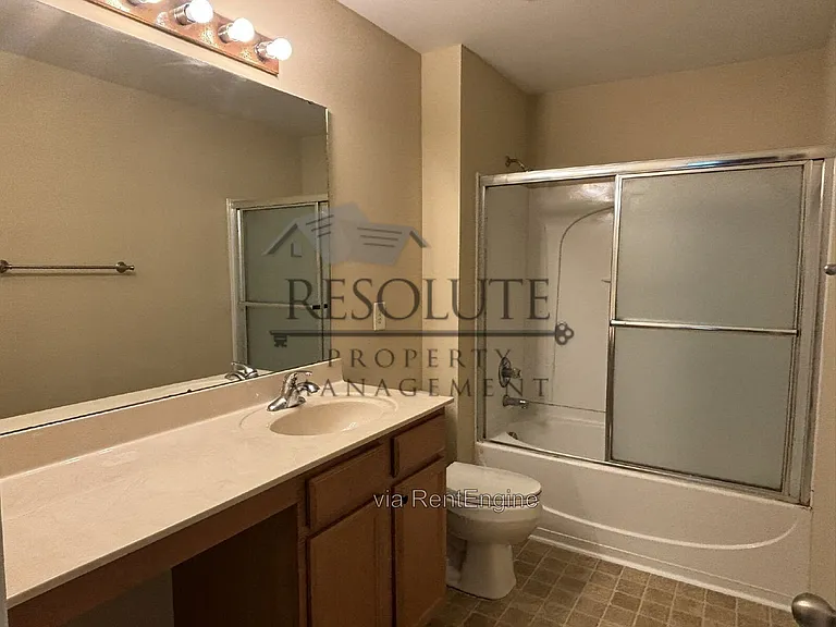 4 Spicewood Ct — Photo 12