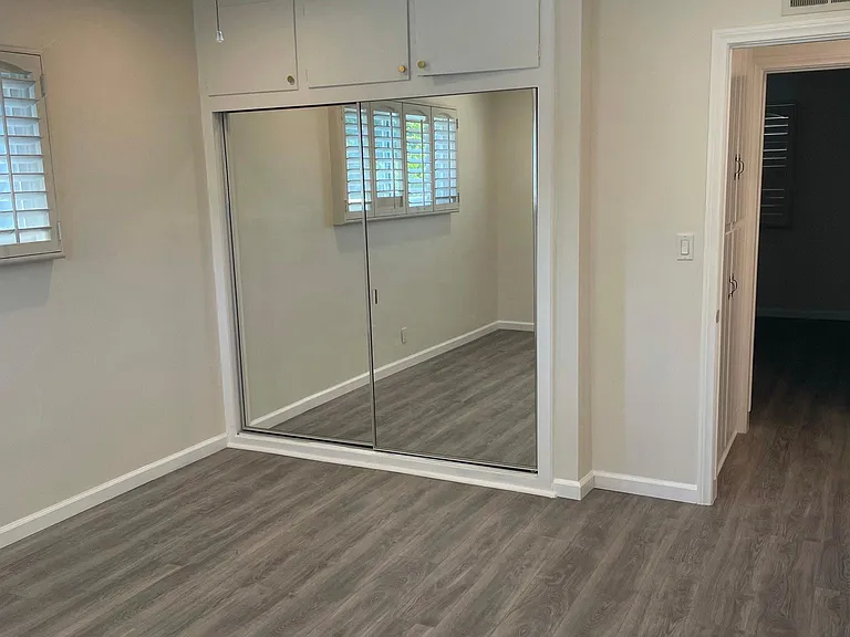 22602 Victory Blvd — Photo 11