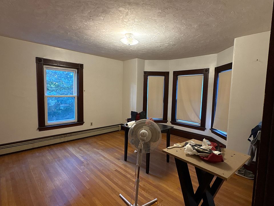1st image of 23 Chester St #2