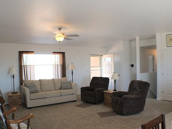 5th image of 1676 E Parlin Dr