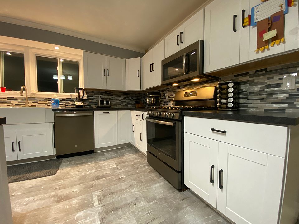 1st image of 1227 W Breen Ave