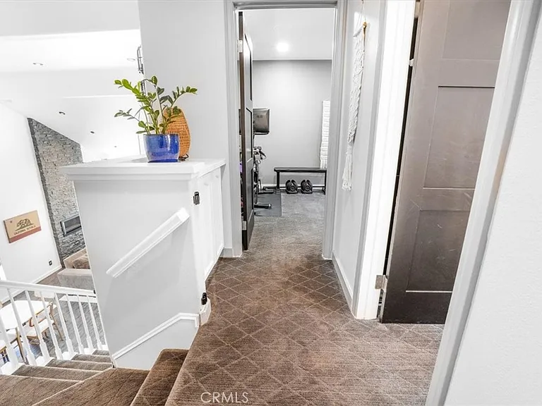 479 Pesaro St — Photo 24