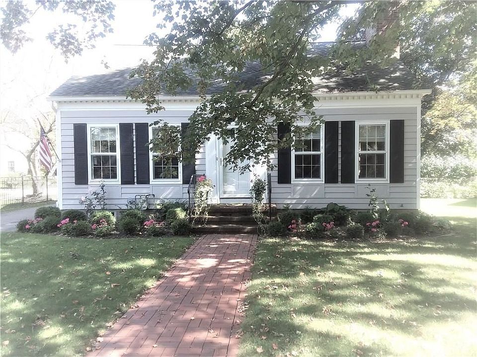1st image of 259 N Main St