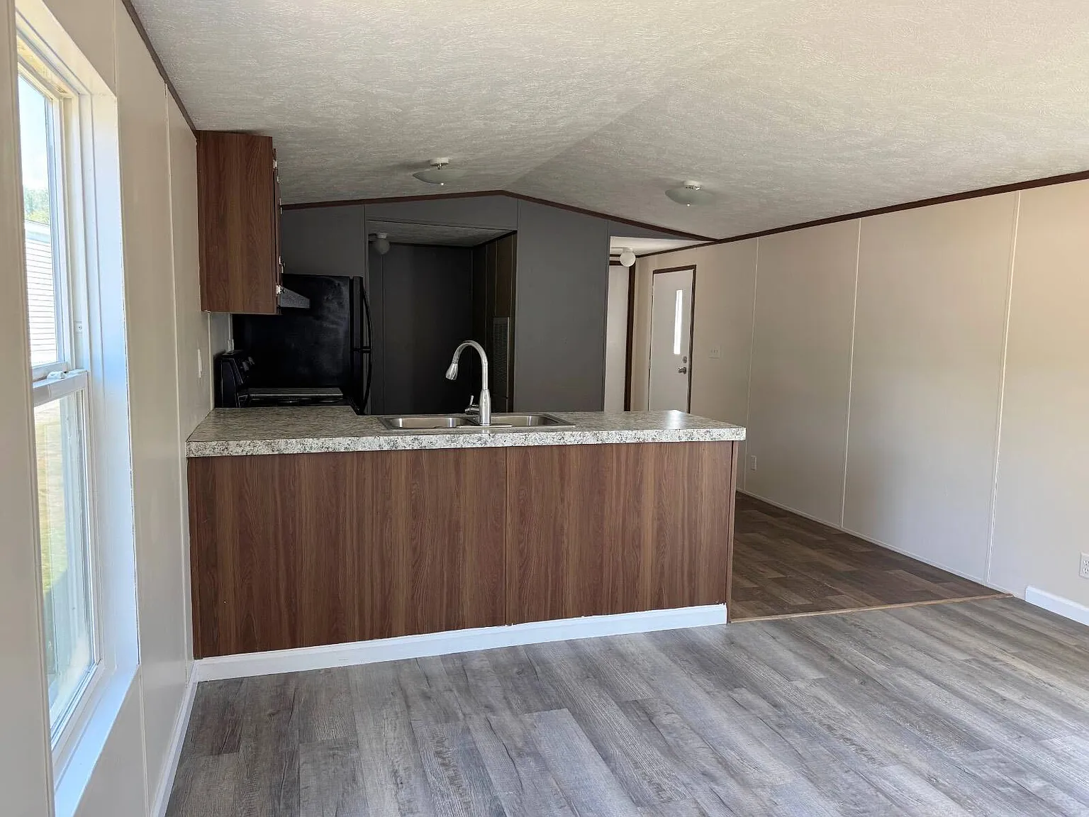 2 bed, 2.0 bath, 840 sqft, $900 — Photo 3