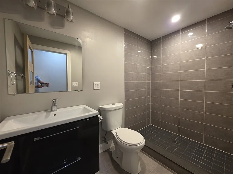 407 Dudley St #4 — Photo 5