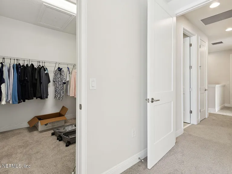 401 Marquesa Cir — Photo 41