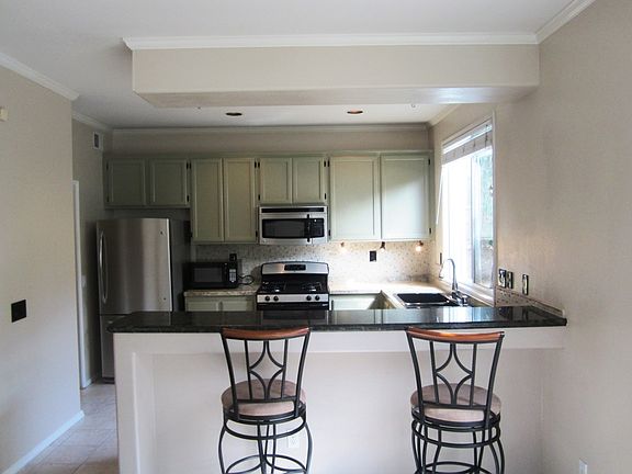 5th image of 154 Pacos St