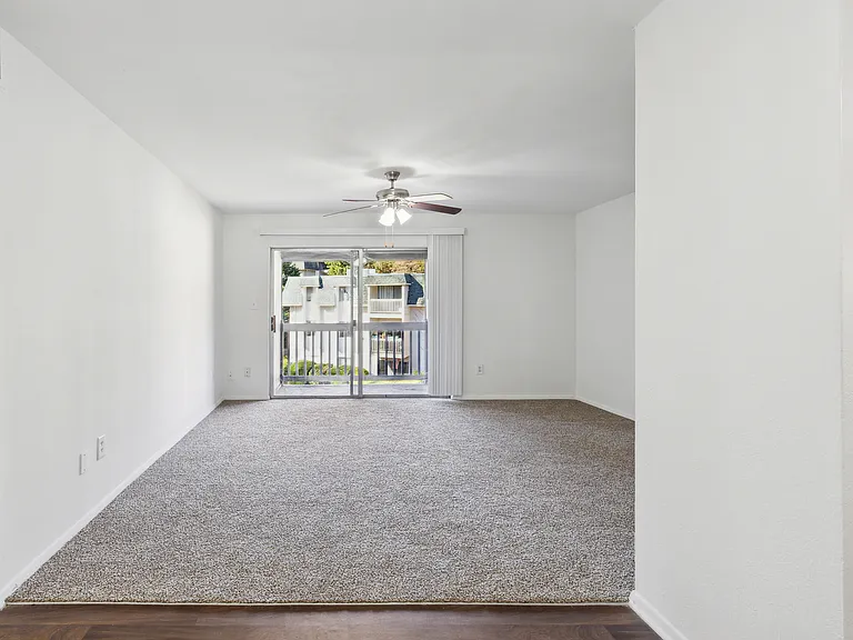 Fairway Club Apartments — Photo 75