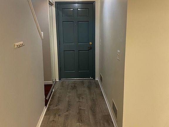5th image of 1221-23 8th St SE #1