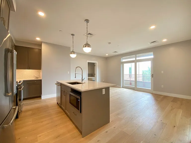 1650 Commonwealth Ave #404 — Photo 7