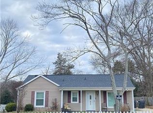 428 Cherry Wood Ln, Charlotte, NC 28217