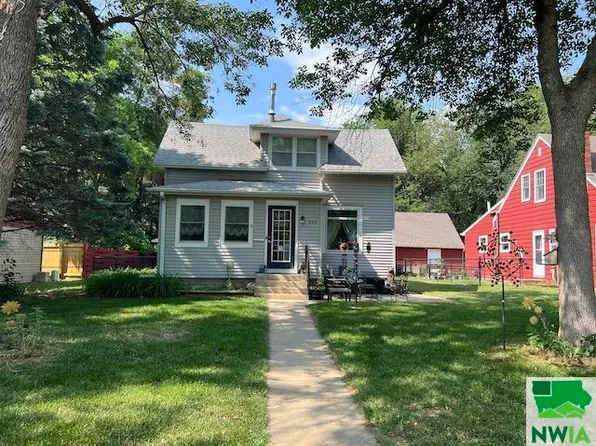 300 Lewis St, Vermillion, SD 57069
