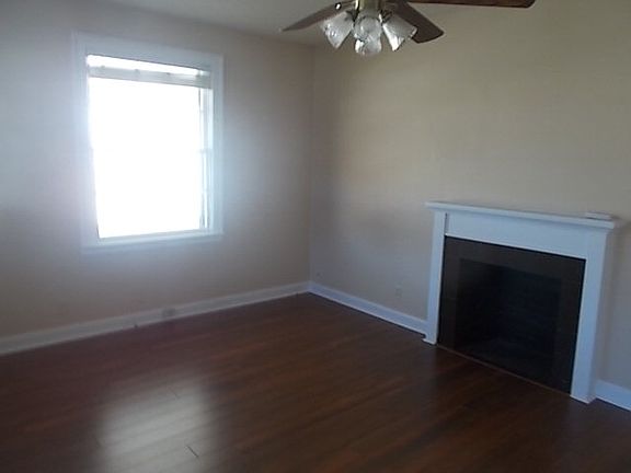 3rd image of 1811 Marion St