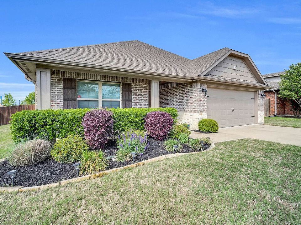 1st image of 205 Baker Dr