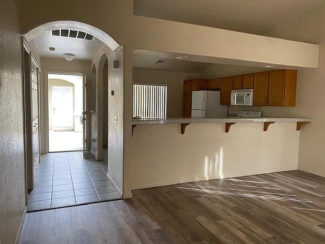1901 Five Feathers St #4 — Photo 4