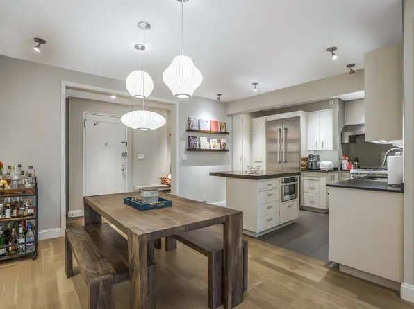 310 West 55th Street image 2 of 23