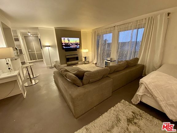 5th image of 605 San Vicente Blvd APT 107