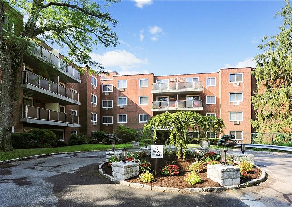 1st image of 372 Central Park Ave APT 1U