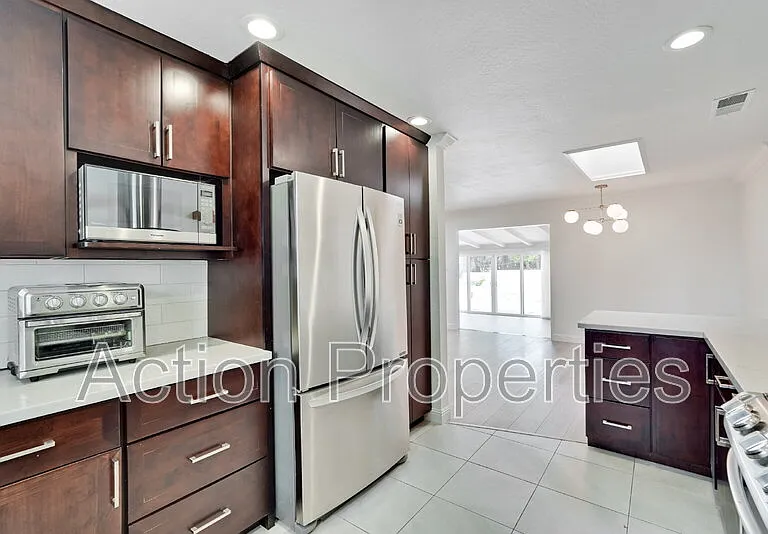 2126 Warmwood Ln — Photo 10