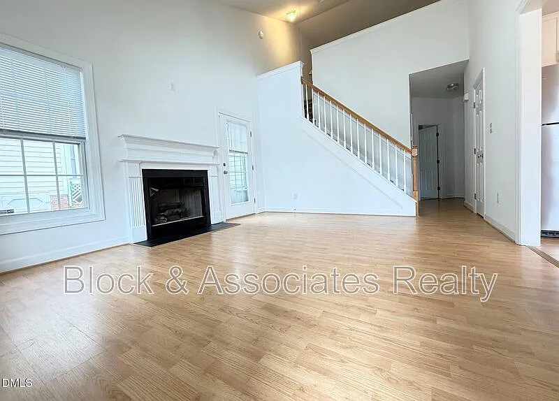 Sterling Park Townhomes — Photo 2