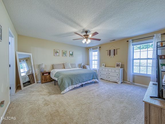 5th image of 3720 Tulip Row Way