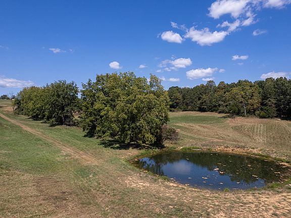 5th image of 1370 Middlebrook Rd