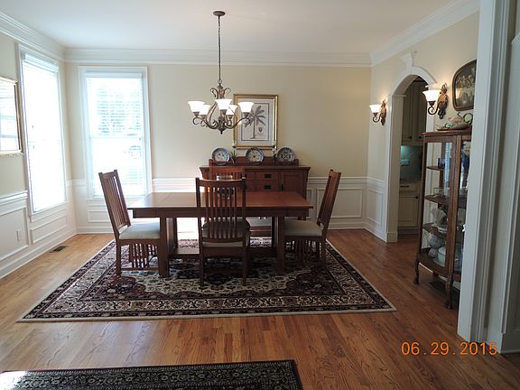 4th image of 123 Middleton Dr