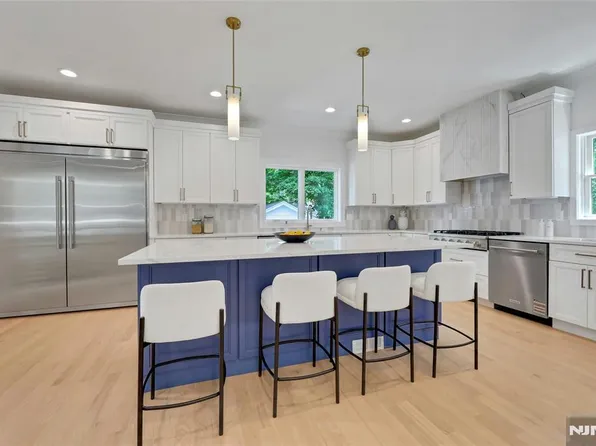 273 W Englewood Ave, Teaneck, NJ 07666