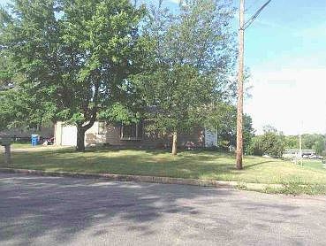 4th image of 501 Broadway Ave S