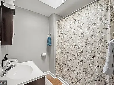 423 W Jefferson St #B — Photo 5