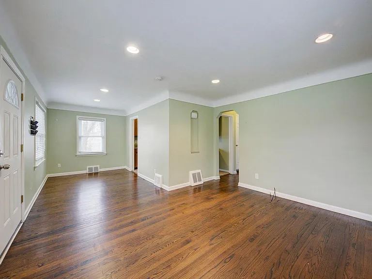 415 S Campbell Rd — Photo 4