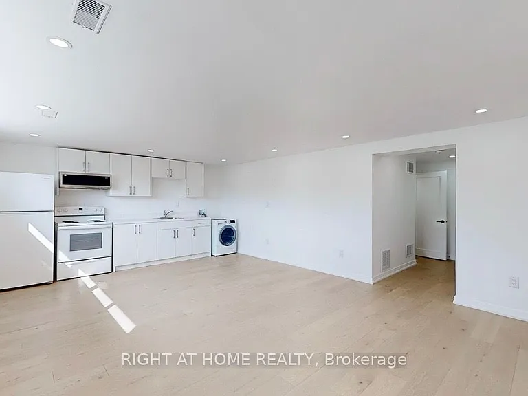 118 Clifton Ave — Photo 3
