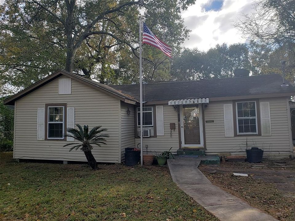 1st image of 905 Woodcrest Dr