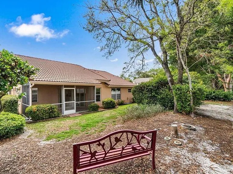 10001 Country Brook Rd — Photo 15