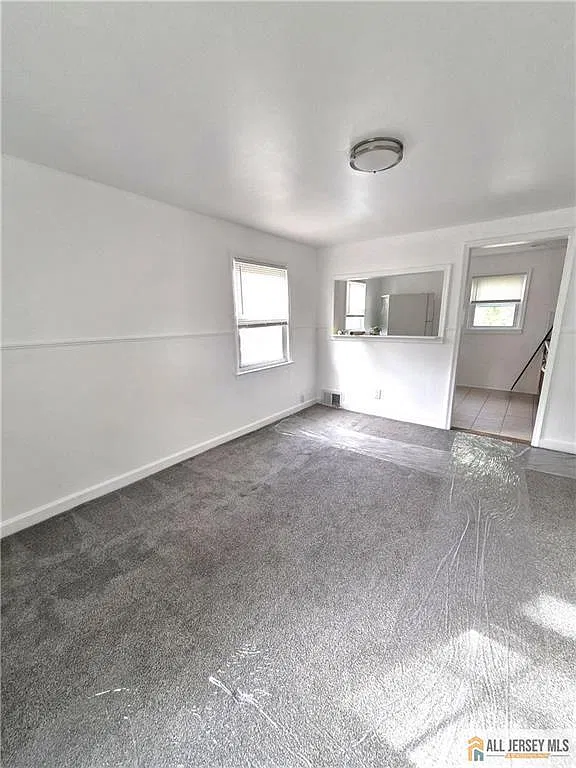2 bed, 1.0 bath, 1584 sqft, $1,975 — Photo 3