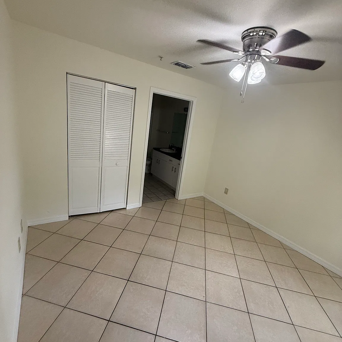 1 bed, 500 sqft, $1,250 — Photo 4