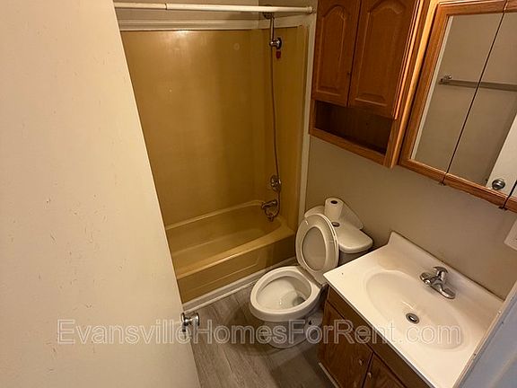 5th image of 1010 Mary St #7