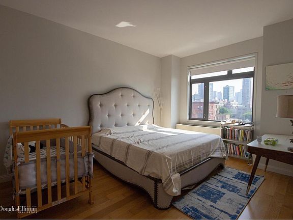 4th image of 1102 49th Ave APT 5F