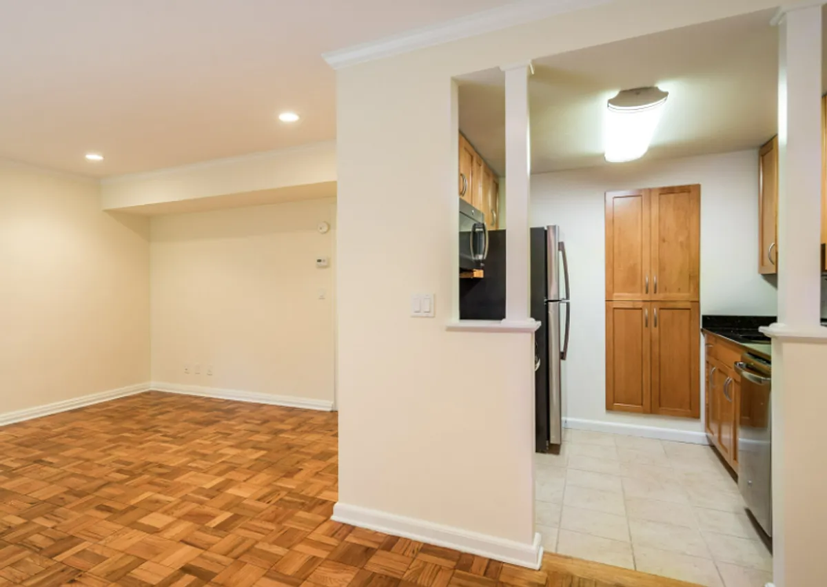 Building Photo - 87 Sherman Rd #TOWNHOUSE