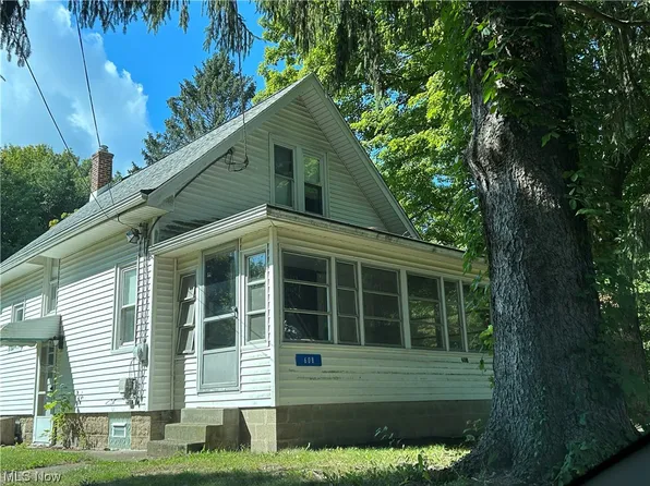 608 Randolph Rd, Mogadore, OH 44260