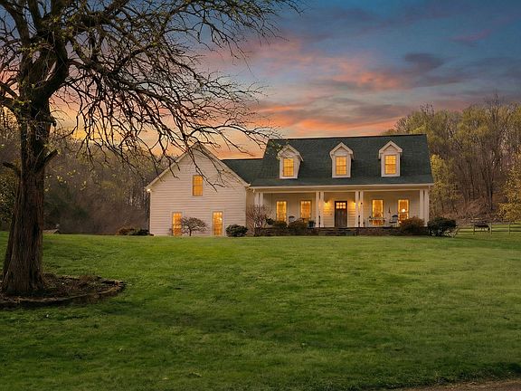 2nd image of 1067 Roys Private Way