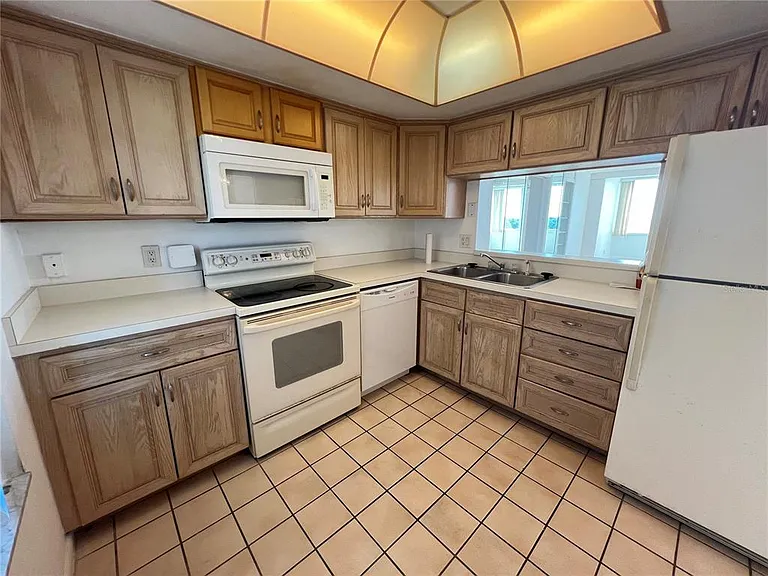 2616 Cove Cay Dr #701 — Photo 7