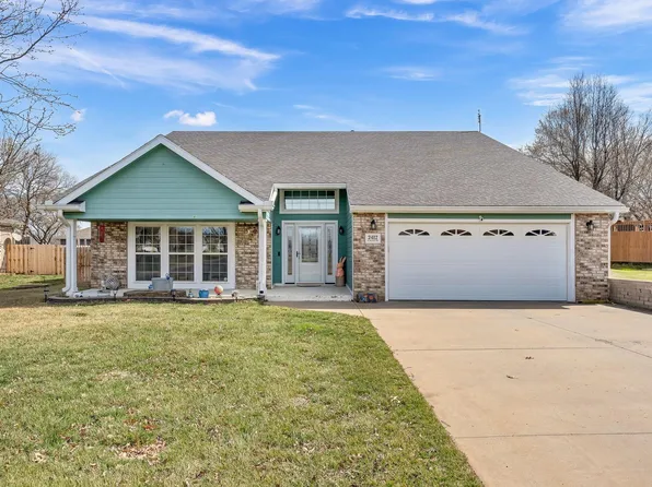 2412 SE Bennett Dr, Tecumseh, KS 66542