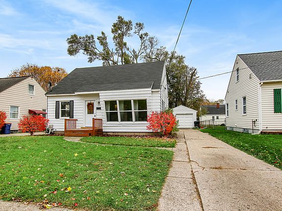 2nd image of 1314 Northlawn St NE