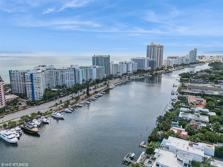 5161 Collins Ave #514 — Photo 30