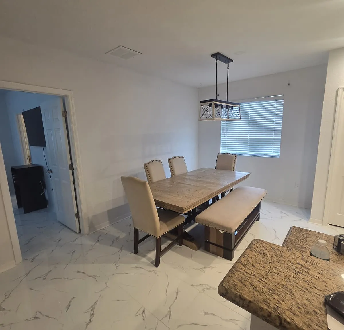4 bed, 1697 sqft, $2,500 — Photo 3